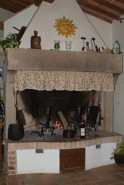 Agriturismo Podere Alberese Asciano Exteriér fotografie